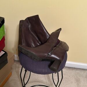 Naturalizer Briwn knee boots